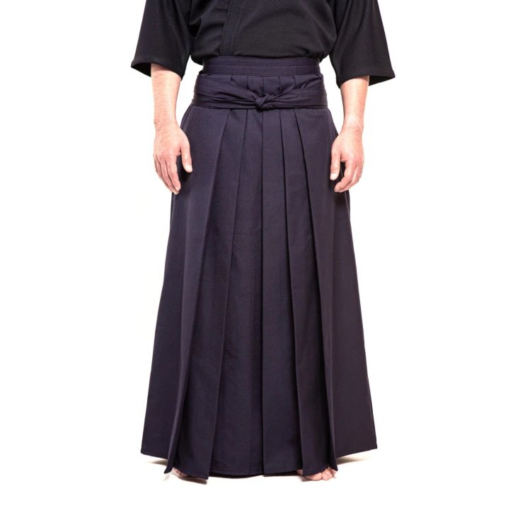 Keiko gi & Hakama Hakama Import 4 h_10_n_model_front